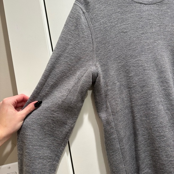 Grey Men’s Large Lululemon Longsleeve - Picture 4 of 4